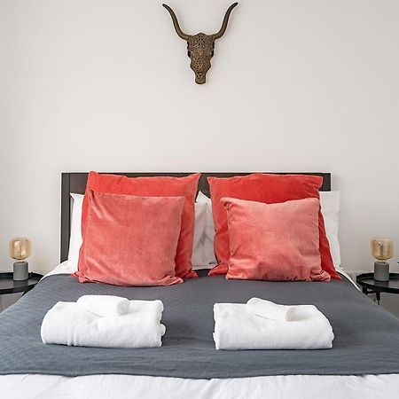Contemporary City Centre Apartment With Parking Bath Luaran gambar