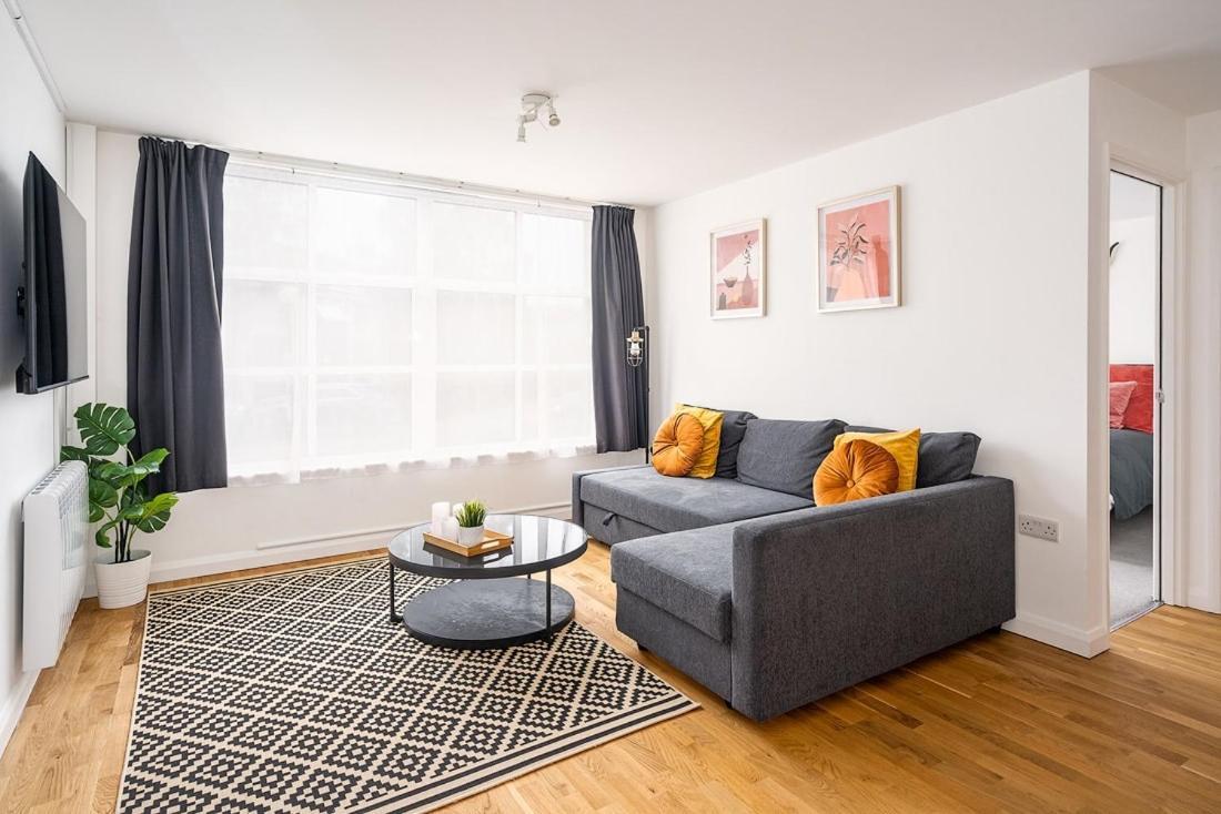 Contemporary City Centre Apartment With Parking Bath Luaran gambar
