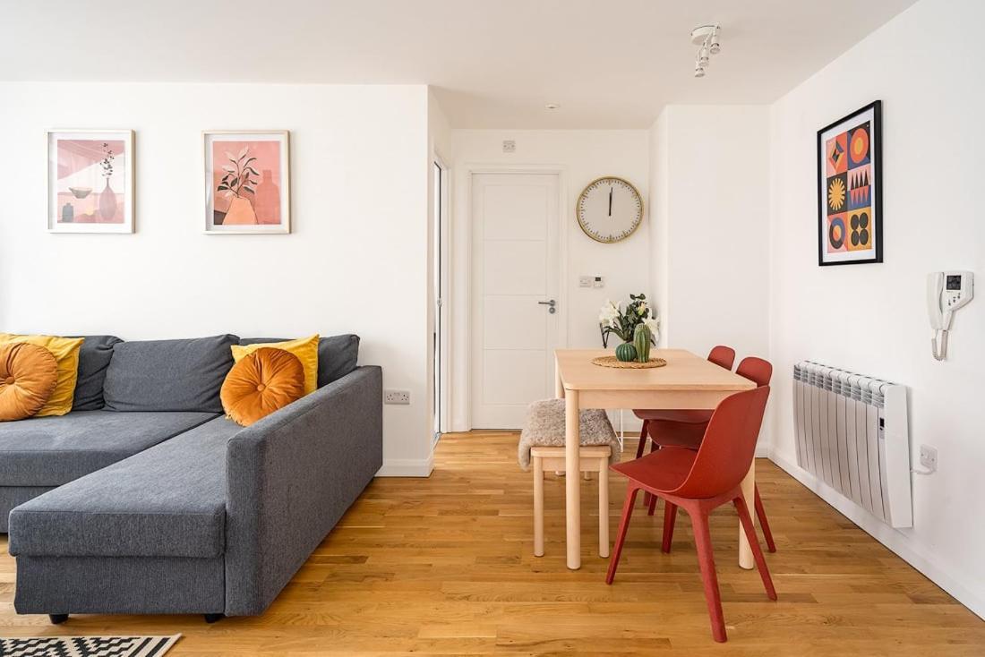 Contemporary City Centre Apartment With Parking Bath Luaran gambar